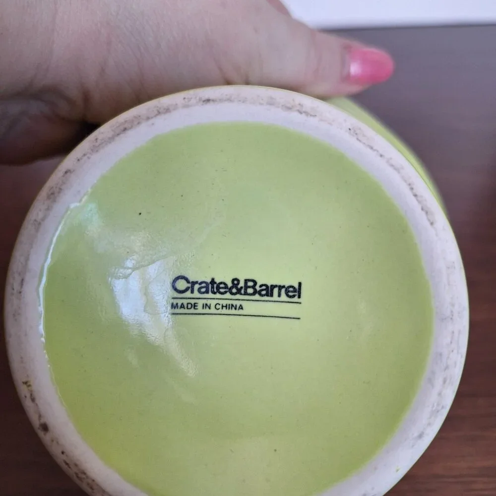 CRATE & BARREL CERAMIC LIME GREEN FLUTED FOOTED PEDESTAL BOWL ICE CREAM/SNACK